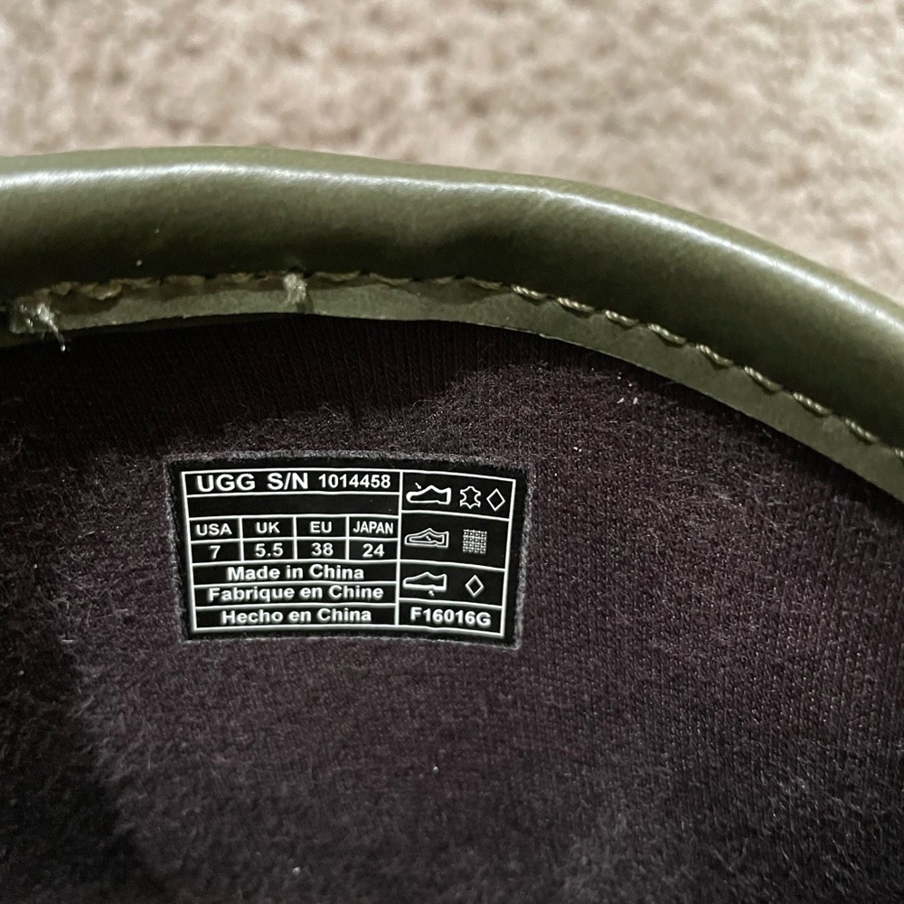 Ugg Plum Shearling-Lined Boot Interior - image 5